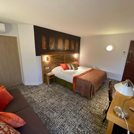 Logis - Le Christina Hotel Bourges Buitenkant foto